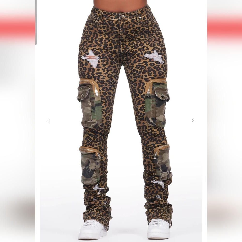 Rockstar Original Alisson Super Stacked Cheetah Camo Cargo Jeans Size S, NWT